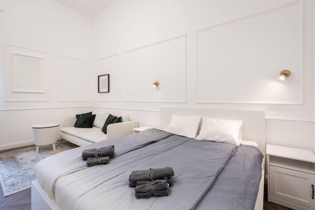 Stylish Apartment In The City Center Budapest Exteriör bild